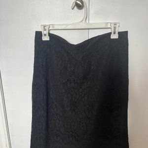 New condition J crew no 2 pencil skirt in bi-stretch skirt in black lace size 6